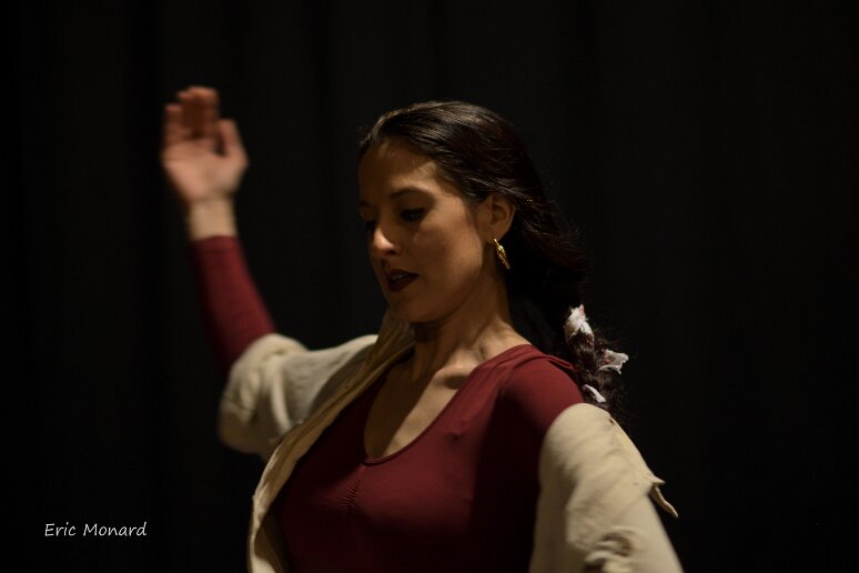 Compagnie Sohan 20260408 (35) Filage au Théâtre de l'Uchronie, avec Laurie Billotet, Malesa Rinaldi, Alicia Jacquet Carrillo. Mise en scène Laurie Billotet assistée de Emeline Descharles