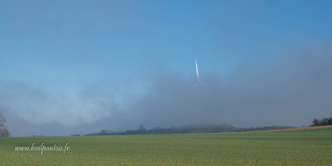 20221111__2655 Entre Mazerier et Jenzat, fantome éolien