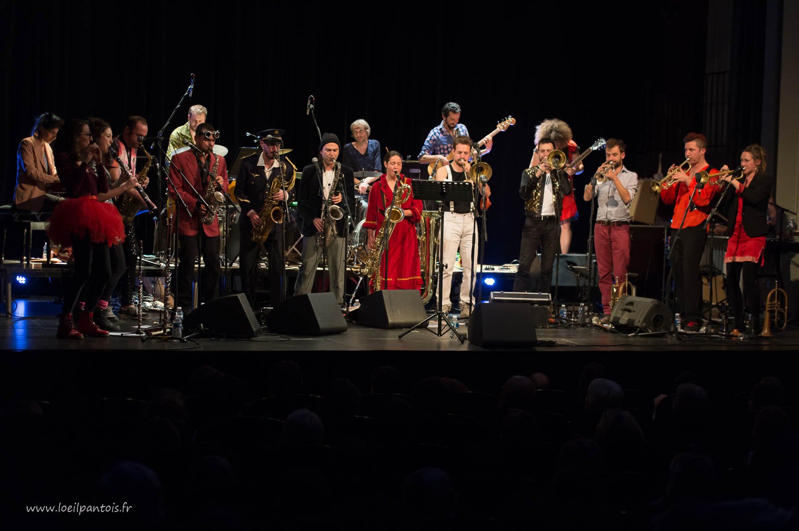 Loïc Lantoine et The Very Big Experimental Toubifri Orchestra 